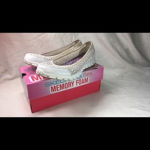 Sketchers flex shoes